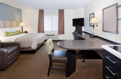 Somerset Hotel | Great Relaxing Overnight Stay! 4 Family-friendly units. Near Buffalo Ridge Park