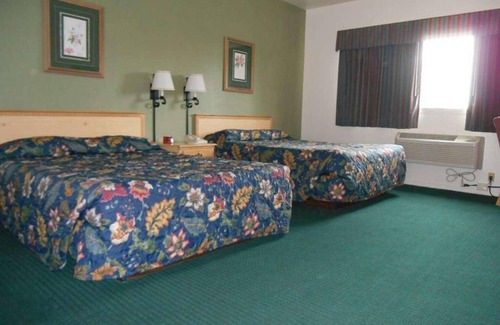 Enumclaw House | Great Relaxing Overnight Stay at GuestHouse Enumclaw! 3 Budget-friendly Units