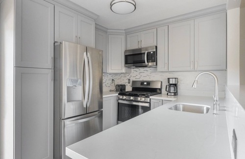 Santa Clara Apartment | Great Santa Clara 1BR w/Pool & W/D, nr Medical Center, by Blueground