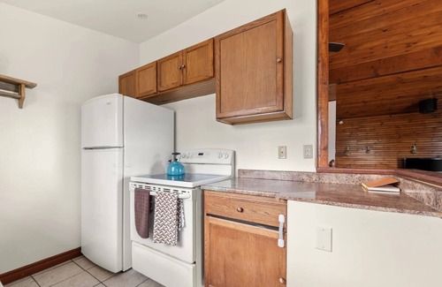 Greater Napanee Cottage | Great spot on Hay Bay with fabulous fishing and Swimming off the dock!