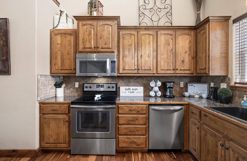Hollister House | Great summer rates, 4 BR Home, Great Location
