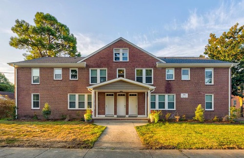 Durham Apartment | Greatly Located and Elegant 1BR with Parking