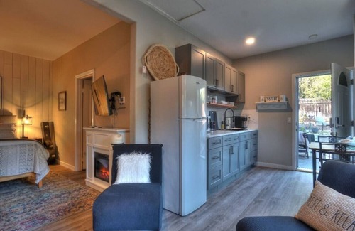 Spring Valley House | Greeco Suite · *New Listing* Hidden Gem Upgraded 1-Bedroom Suite