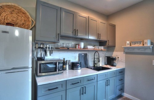 Spring Valley House | Greeco Suite · *New Listing* Hidden Gem Upgraded 1-Bedroom Suite