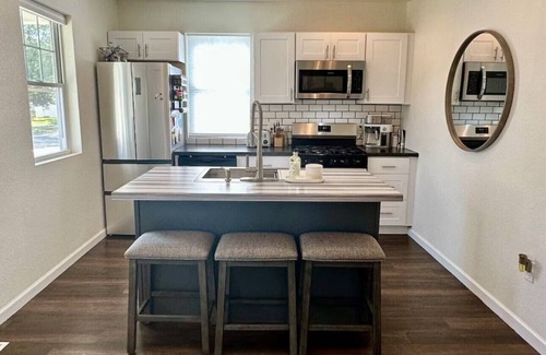 Green Bay House | Green Bay Home near Lambeau, 4BR w/loft, Sleeps 10+