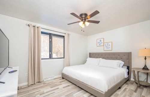 Green Bay House | 𝑮𝒓𝒆𝒆𝒏 𝑩𝒂𝒚 𝑶𝒂𝒔𝒊𝒔 Sleeps 8