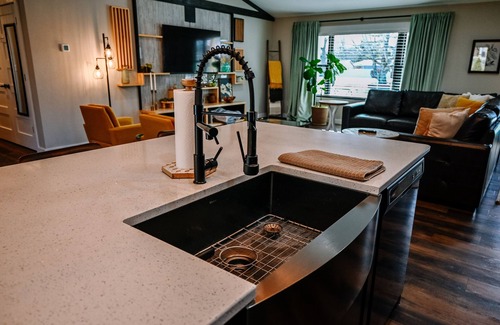 Green Bay House | Green Bay's premier home rental. Just minutes from Lambeau! TRUE 5 STAR STAY.