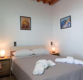 Herronisos Apartment | Green Bay Studio 2