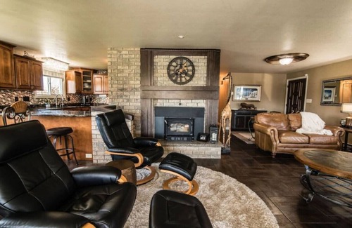 Suamico House | Green Bay Waterfront Home