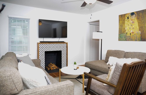 Dunean House | Green Bungalow < Less Than 10 Min to Dtw Greenville Family Friendly