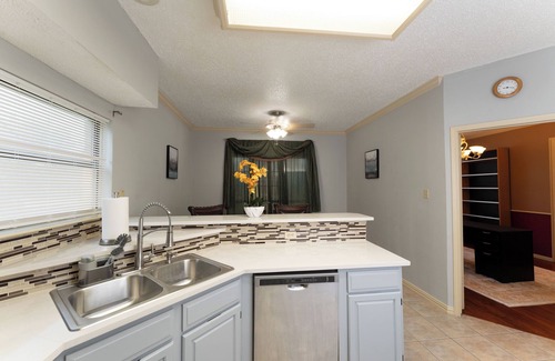 Mesquite House | Green Cottage- Spacious 4-bedroom house in Mesquite with beautiful backyard