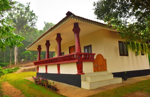 Vayittiri Villa | Green Garden Rose Villa - Double Bed Room Villa