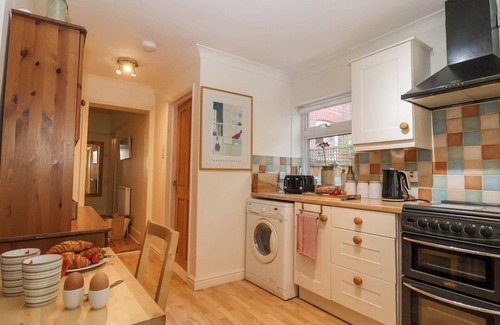 Reydon Cottage | GREEN GATE COTTAGE, pet friendly, with open fire in Reydon