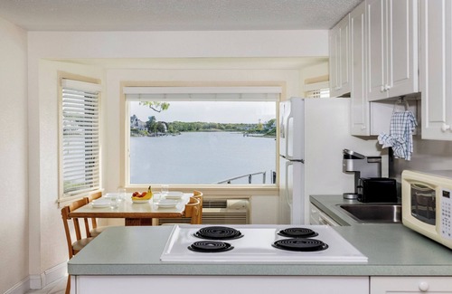 West Yarmouth Hotel | Green Harbor Resort