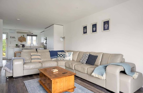South Cerney House | Green Haven | Cotswold Lakehouse + Games + Views