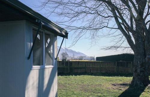 Methven House | Green Keeper's Bach- Perfect Family Choice
