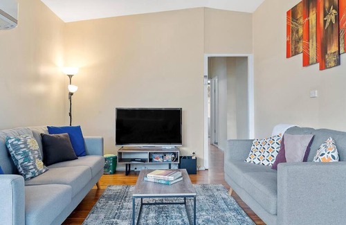Wentworth Falls House | GREEN LEAF RETREAT/CENTRAL TO MOUNTAIN ATTRACTIONS