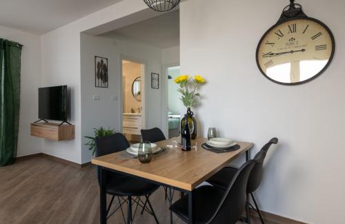 Medulin Apartment | Green Nest, ground floor apt with private garden & garage - NEW IN 2024!