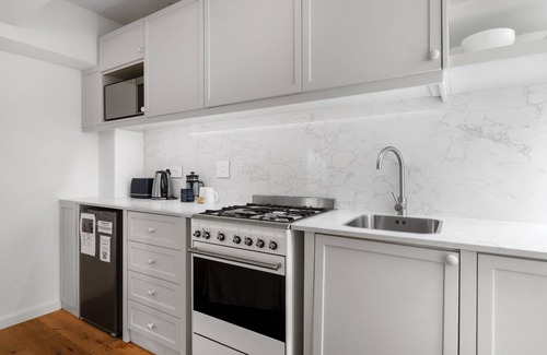 Green Point Apartment | Green Point Charming Studio Apartment with Patio