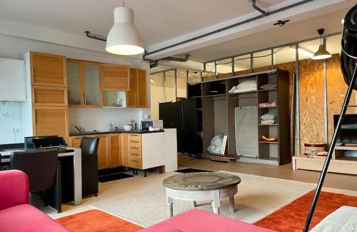 Dworp Apartment | Green River Loft