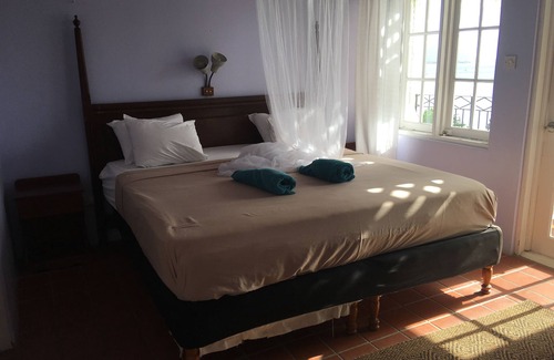 Hillsborough Hotel | Green Roof Inn