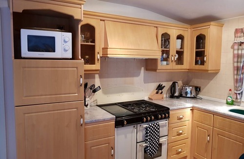 Weybourne Cottage | Green Shores - this caravan is a peaceful holiday location on the award winning Kelling Heath Park.