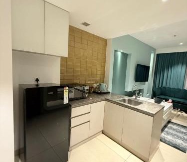 Gurugram Apartment | Green Studio - Private Jacuzzi - Private Balcony