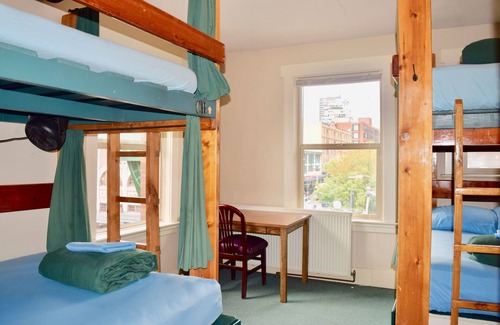 Downtown Seattle Hostel | Green Tortoise Hostel Seattle