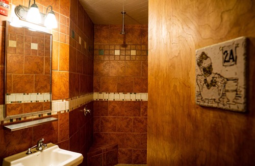 Downtown Seattle Hostel | Green Tortoise Hostel Seattle