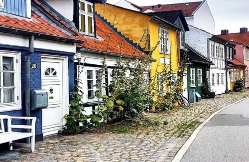 Aalborg Midtby Condo | Greenbrook whole home in Central Aalborg, close to transit options, eateries e.g