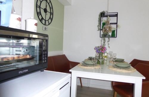 Winterberg Apartment | Greenflair Winterberg Ferienwohnung 5 Pers Pool Sauna Wifi near Bikepark