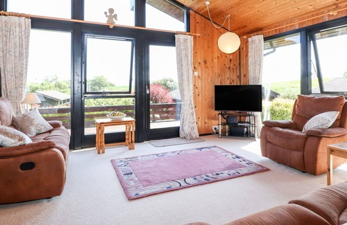 Penrith Cabin | GREENGARTH, family friendly, with a garden in Penrith