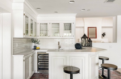 Arcadia House | Greenhaven by LuxeKey | 1.5 Acre Sprawling Estate w/Fenced Pool & Mountain Views