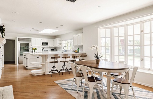 Arcadia House | Greenhaven by LuxeKey | 1.5 Acre Sprawling Estate w/Fenced Pool & Mountain Views