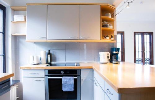 Blankenheim Apartment | Greenhouse Living "Haus Blankenheim" - Burgblick I Urlaub mit Hund - 30 Minuten zum Phantasialand & Nürburgring