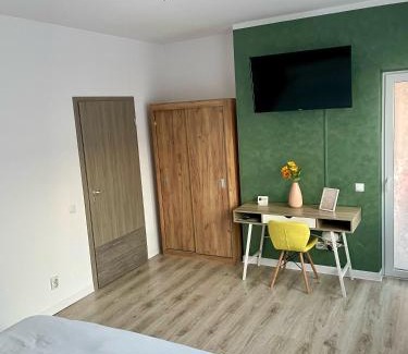 Cluj-Napoca Apartment | Greenlight Studio by DAT Apartments