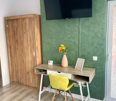 Cluj-Napoca Apartment | Greenlight Studio by DAT Apartments