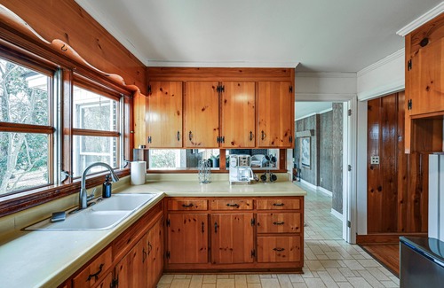 Wade Hampton House | Greenville Home w/ Private Pool: 7 Mi to Downtown