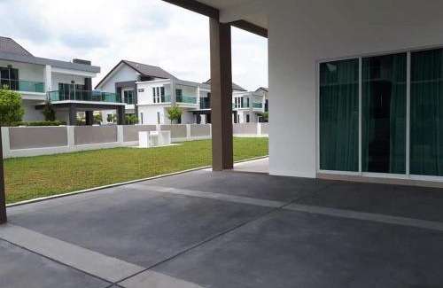 Titi Teras House | Greenville Homestay