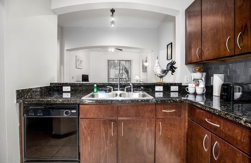 Greenway Plaza-Upper Kirby House | Greenway | Contemporary Cozy Unit