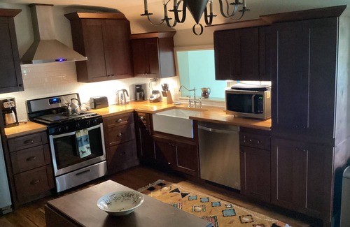 Versailles Cabin | Greenwood Farm log cabin close to the Bourbon Trail and Keeneland