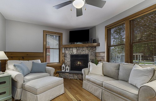 Indian River Cottage | Greet the morning sun with a view of the clear-flowing Indian River right outside the door