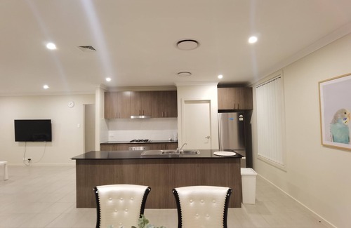Gregory Hills House | Gregory Hills Spacious & convenient Home