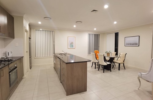 Gregory Hills House | Gregory Hills Spacious & convenient Home