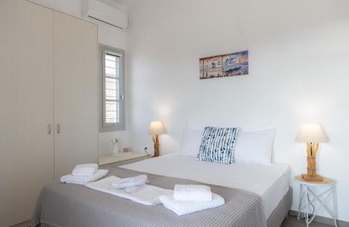 Platis Gialos House | Grey House