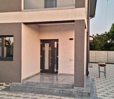 Petrachioaia Villa | Grey House