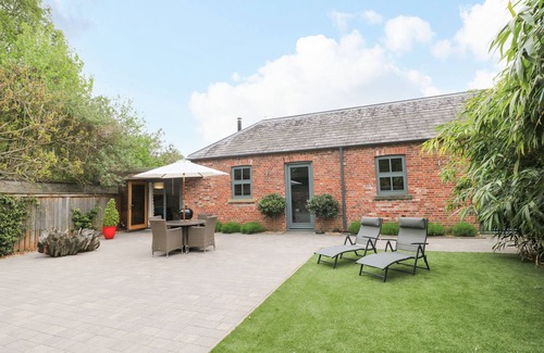 Calwich Cottage | GREY ROOFS, pet friendly, luxury holiday cottage in Ashbourne