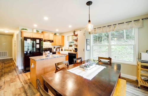 Elk Park Cabin | 'Greystone' Creekside Cabin: Hike, Fish & Explore!