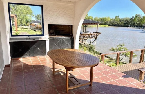 Partido de Tigre House | Griega del Este