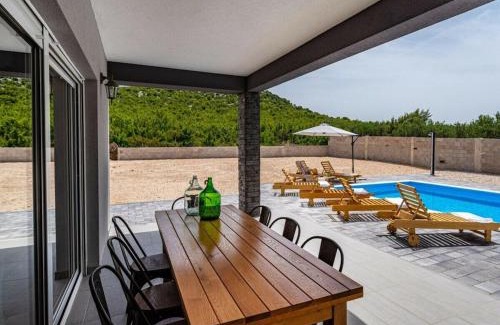 Stankovci Villa | Grigia Comfortable holiday residence